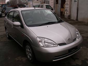 2002 Toyota Prius Photos