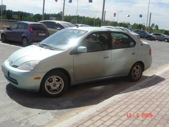 2002 Toyota Prius Pictures