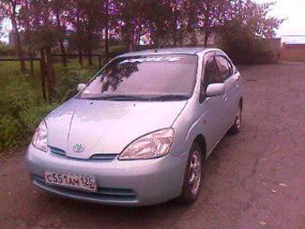 2002 Toyota Prius Pictures