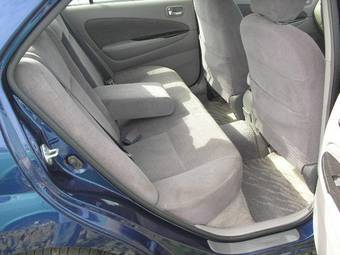 2002 Toyota Prius Pictures