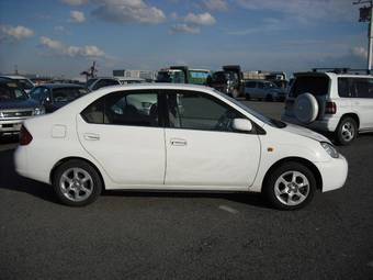 2002 Toyota Prius Pictures