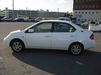 2002 Toyota Prius Photos