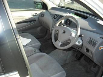 2002 Toyota Prius Pictures