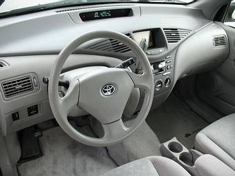 2002 Toyota Prius Photos