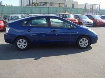 2003 Toyota Prius Pics