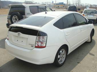 2003 Toyota Prius Photos