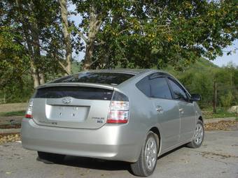 2003 Toyota Prius Photos