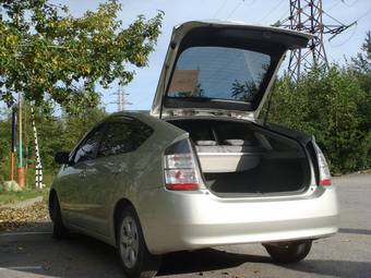 2003 Toyota Prius Photos