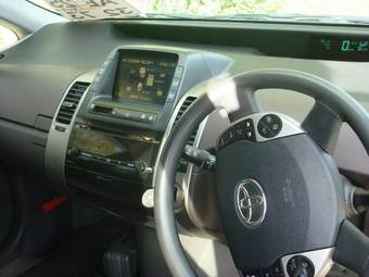 2003 Toyota Prius Pictures