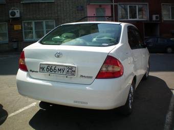 2003 Toyota Prius Photos