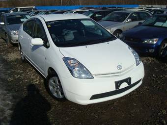 2003 Toyota Prius Pics