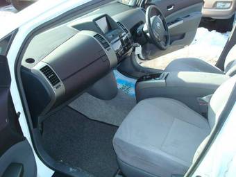 2003 Toyota Prius Pics