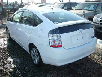 2003 Toyota Prius Photos