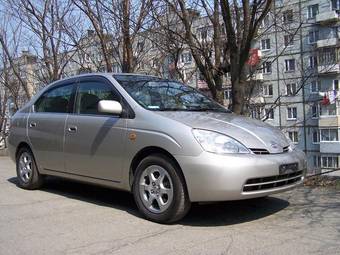 2003 Toyota Prius Photos