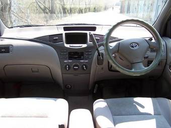 2003 Toyota Prius Photos