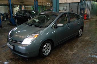 2003 Toyota Prius Pictures