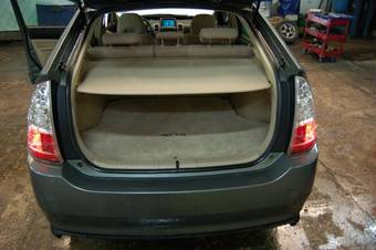2003 Toyota Prius Pictures