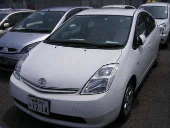 2003 Toyota Prius Photos