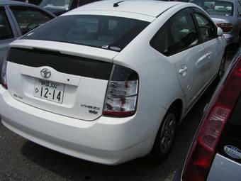 2003 Toyota Prius Pictures