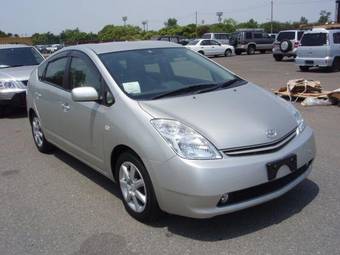 2003 Toyota Prius Photos