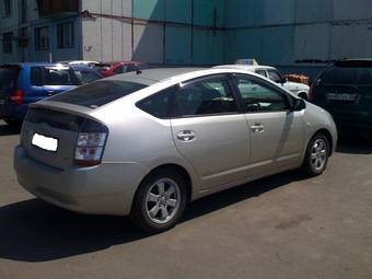 2003 Toyota Prius Photos