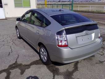 2004 Toyota Prius Wallpapers