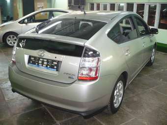 2004 Toyota Prius Pictures