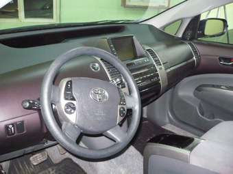 2004 Toyota Prius Pics