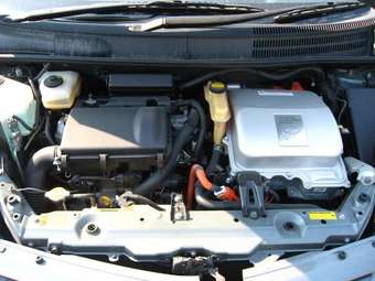 2004 Toyota Prius Pics