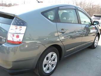 2004 Toyota Prius Photos