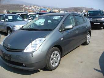 2004 Toyota Prius Photos