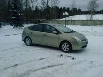 2004 Toyota Prius Pictures