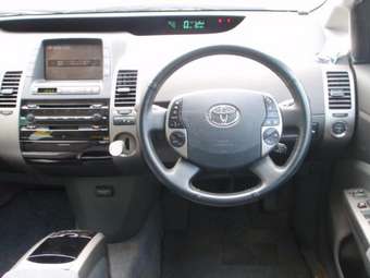 2004 Toyota Prius Pictures