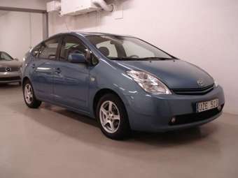 2004 Toyota Prius Photos