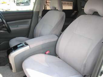 2004 Toyota Prius Pictures