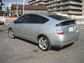 2004 Toyota Prius Pictures