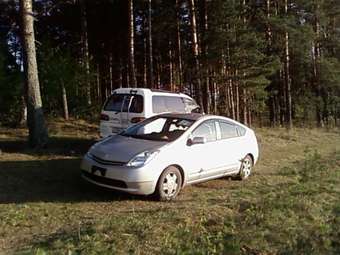 2004 Toyota Prius Photos