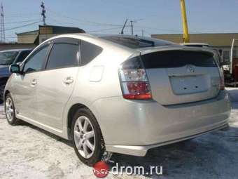 2004 Toyota Prius Photos