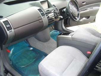 2004 Toyota Prius Pictures