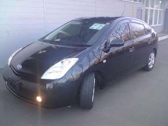 2004 Toyota Prius Pictures