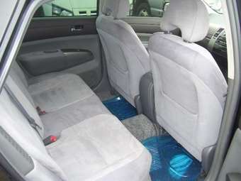 2004 Toyota Prius Pics
