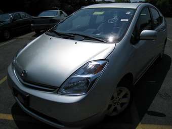 2004 Toyota Prius Pics