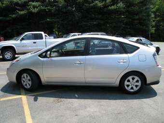 2004 Toyota Prius Pictures