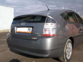 2004 Toyota Prius Pictures