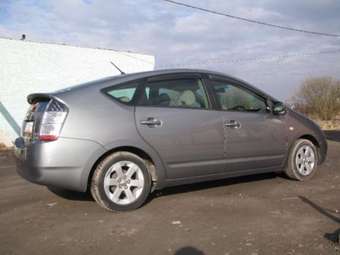 2004 Toyota Prius Pictures
