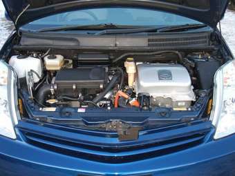 2004 Toyota Prius Photos