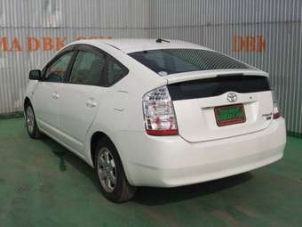 2004 Toyota Prius Pictures