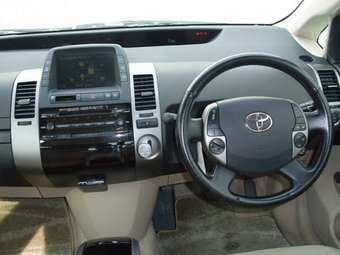 2004 Toyota Prius Photos