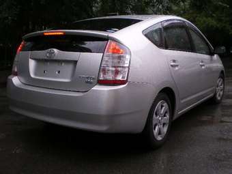 2004 Toyota Prius Pictures