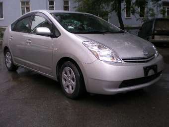2004 Toyota Prius Photos